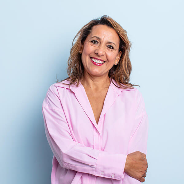 Paciente realizando un tratamiento periodontal en Valencia.